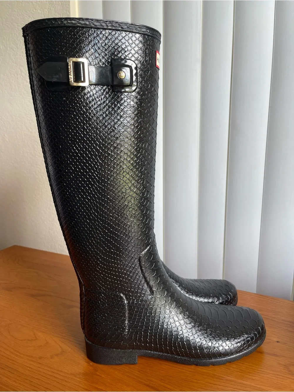Hunter Women’s Original Refined Scale Texture Tall Boots Black Size 9